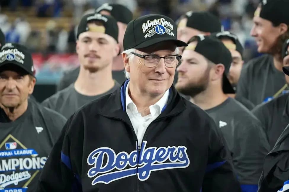 La venta de los Lakers no cambiaría el futuro de los Dodgers, según reporte